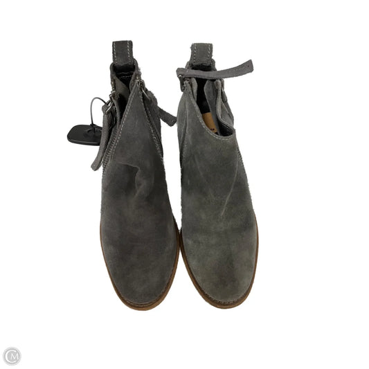 Boots Ankle Flats By Dolce Vita In Grey, Size: 6