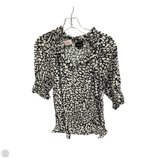 Top Short Sleeve By Who What Wear In Black & White, Size: Xs