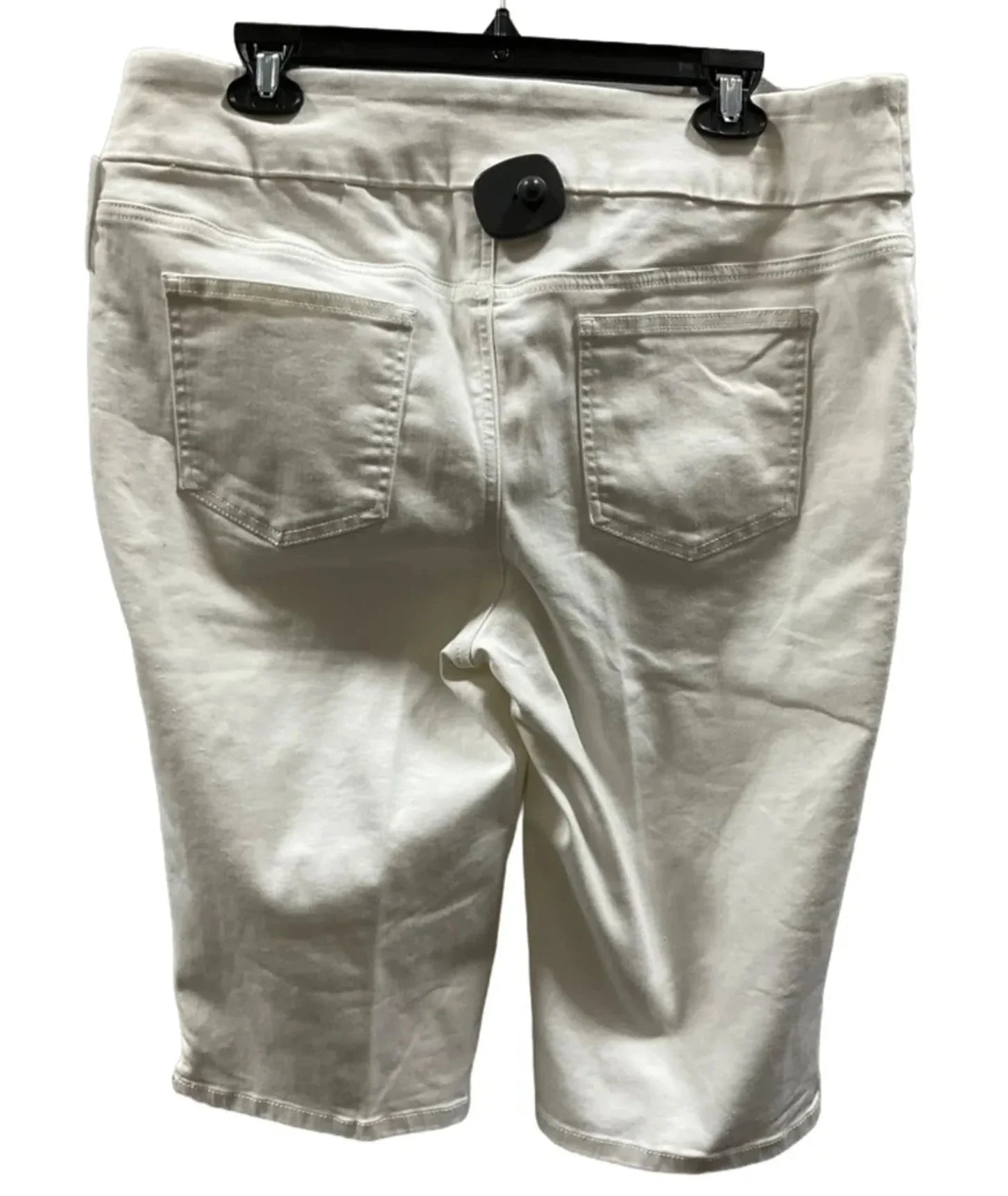 Capris By Chicos In White, Size: 12