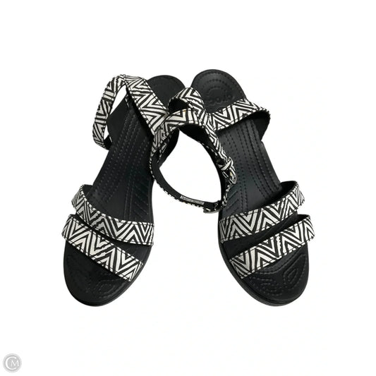 Sandals Heels Wedge By Crocs In Black & White, Size: 7