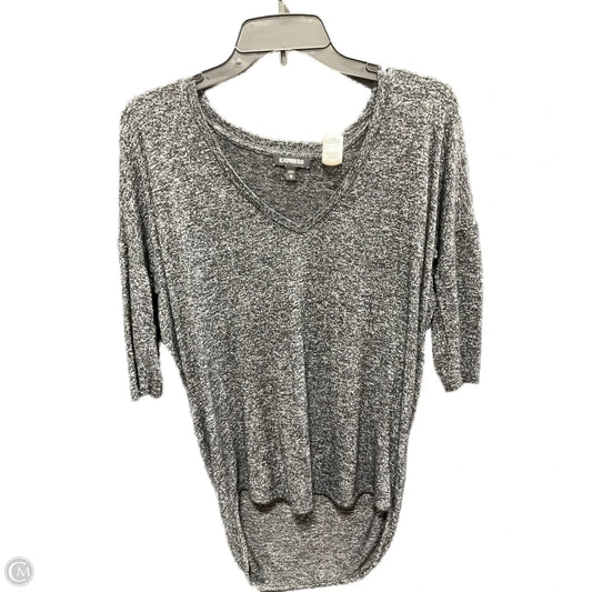 Top 3/4 Sleeve By Express In Grey, Size: Xs