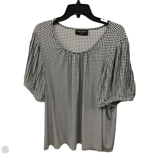 Top Short Sleeve By Lane Bryant In Black & White, Size: 3x