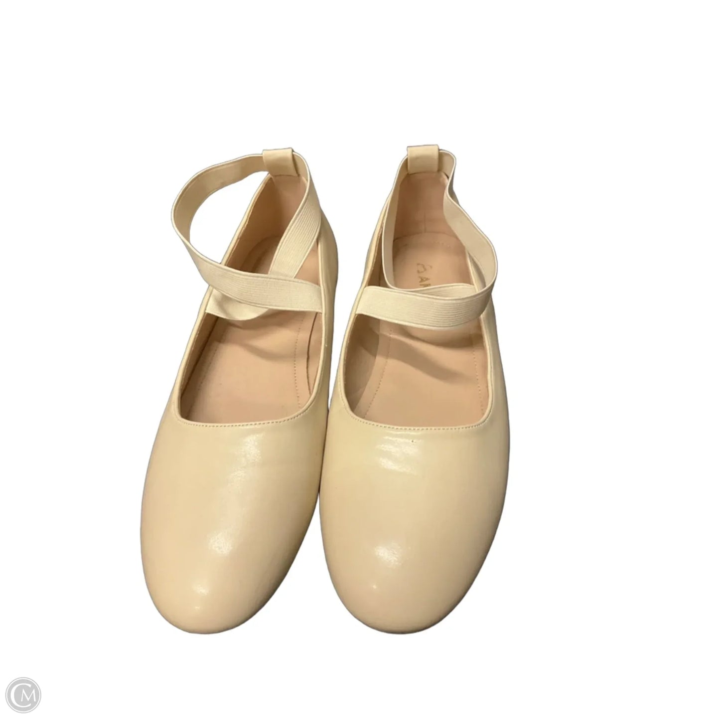 Shoes Flats By Clothes Mentor In Cream, Size: 10