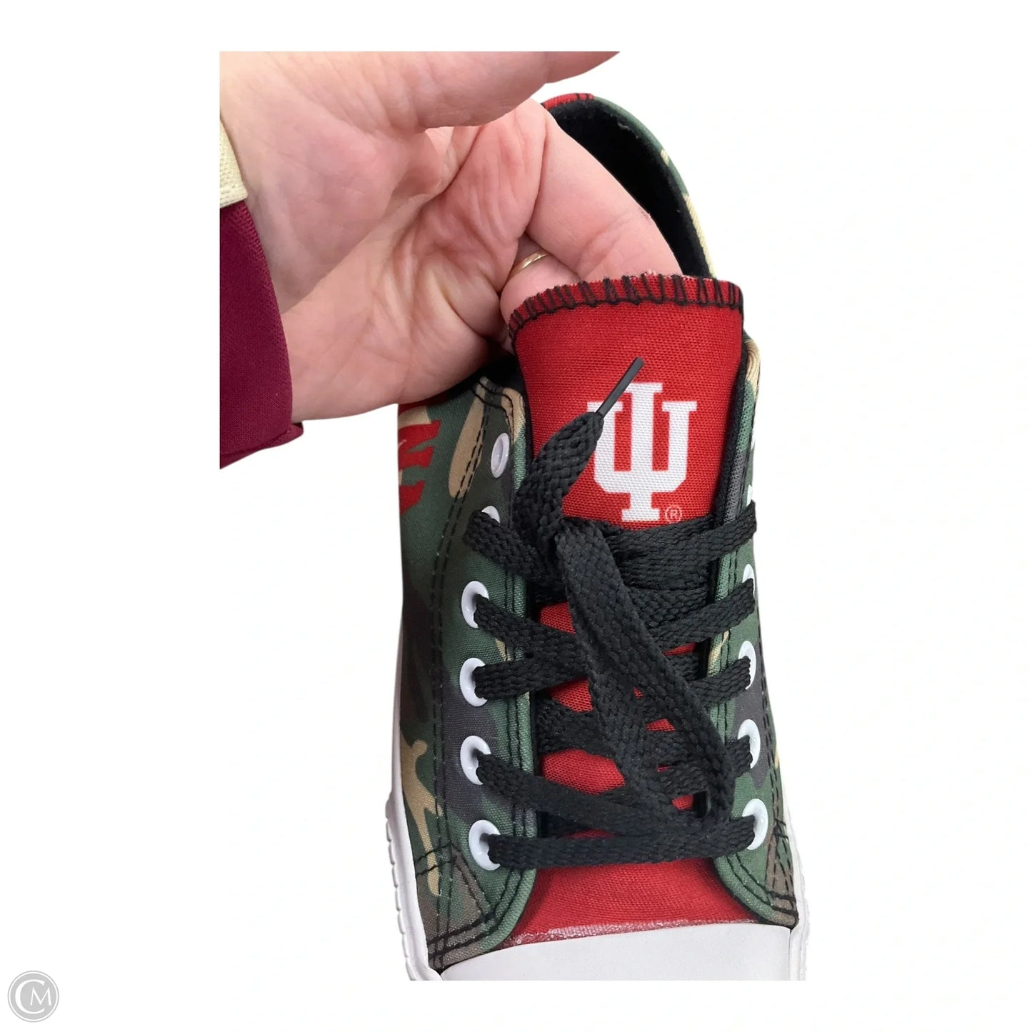 Shoes Sneakers By Clothes Mentor In Camouflage Print, Size: 9