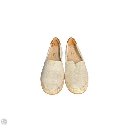 Shoes Flats By Clarks In Tan, Size: 7.5