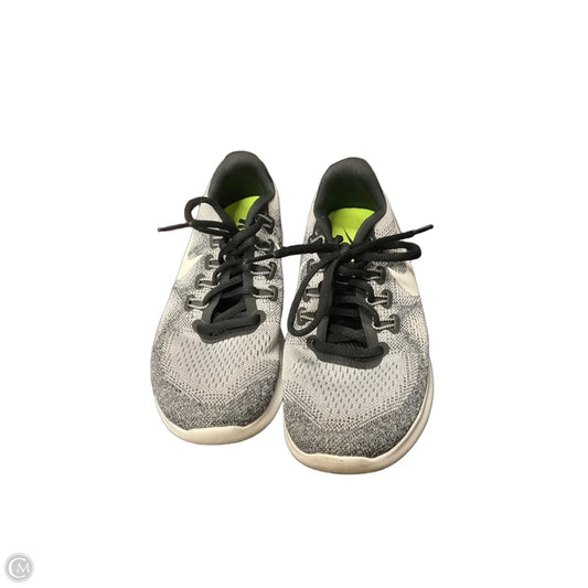 Shoes Sneakers By Nike In Grey, Size: 7