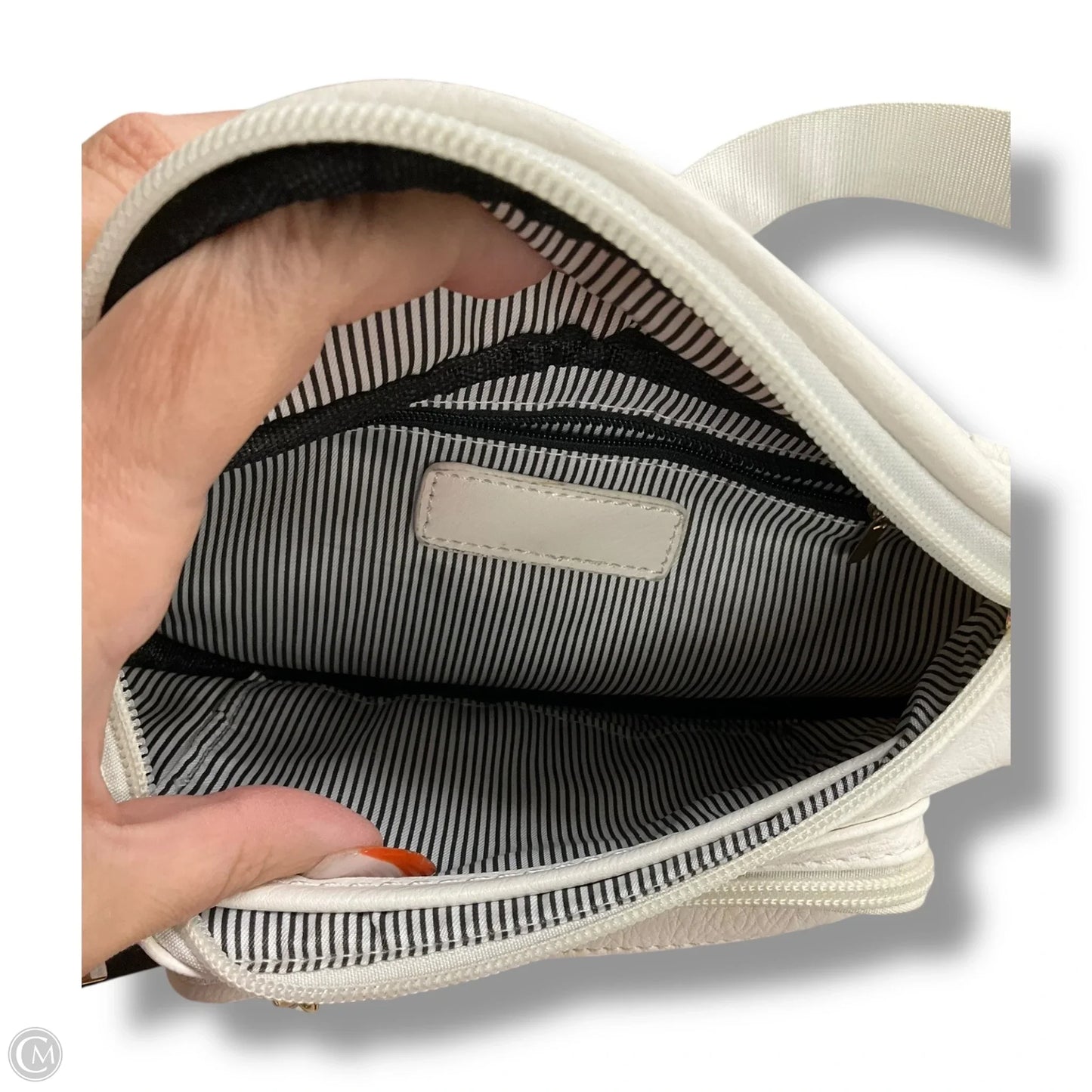 Belt Bag By Clothes Mentor, Size: Medium