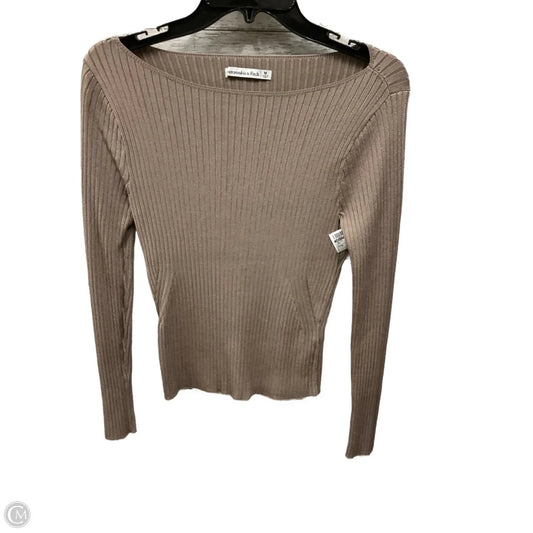 Top Long Sleeve By Abercrombie And Fitch In Grey, Size: M