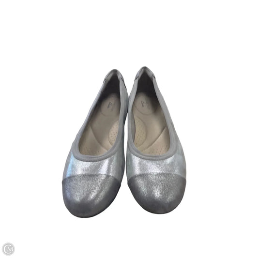 Shoes Flats By Clarks In Taupe, Size: 7.5