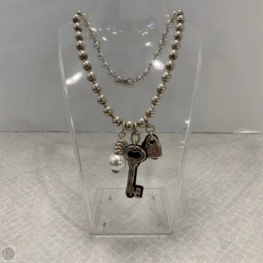 Necklace Pendant By Uno De 50