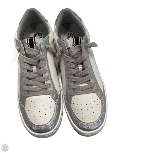 Shoes Sneakers By Shu Shop In White, Size: 9