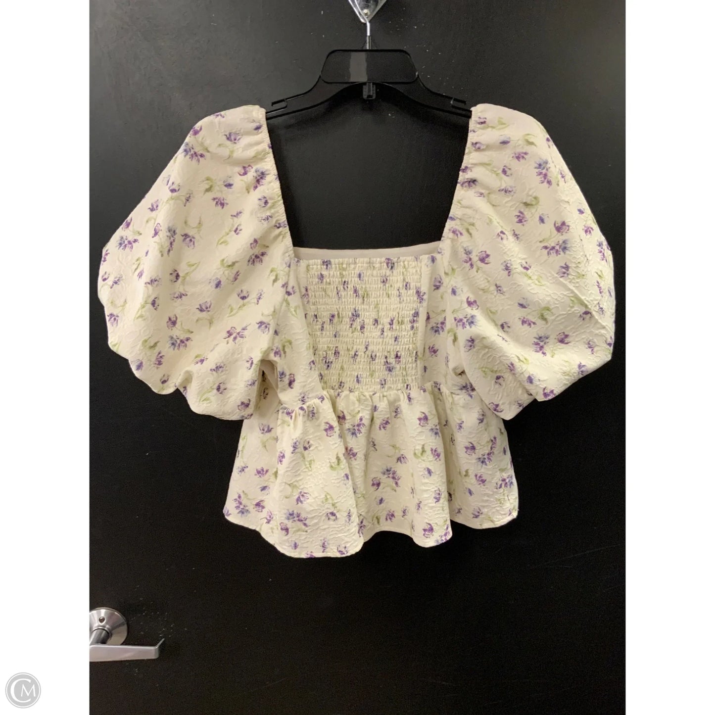 Blouse Short Sleeve By Tuckernuck In Cream, Size: M