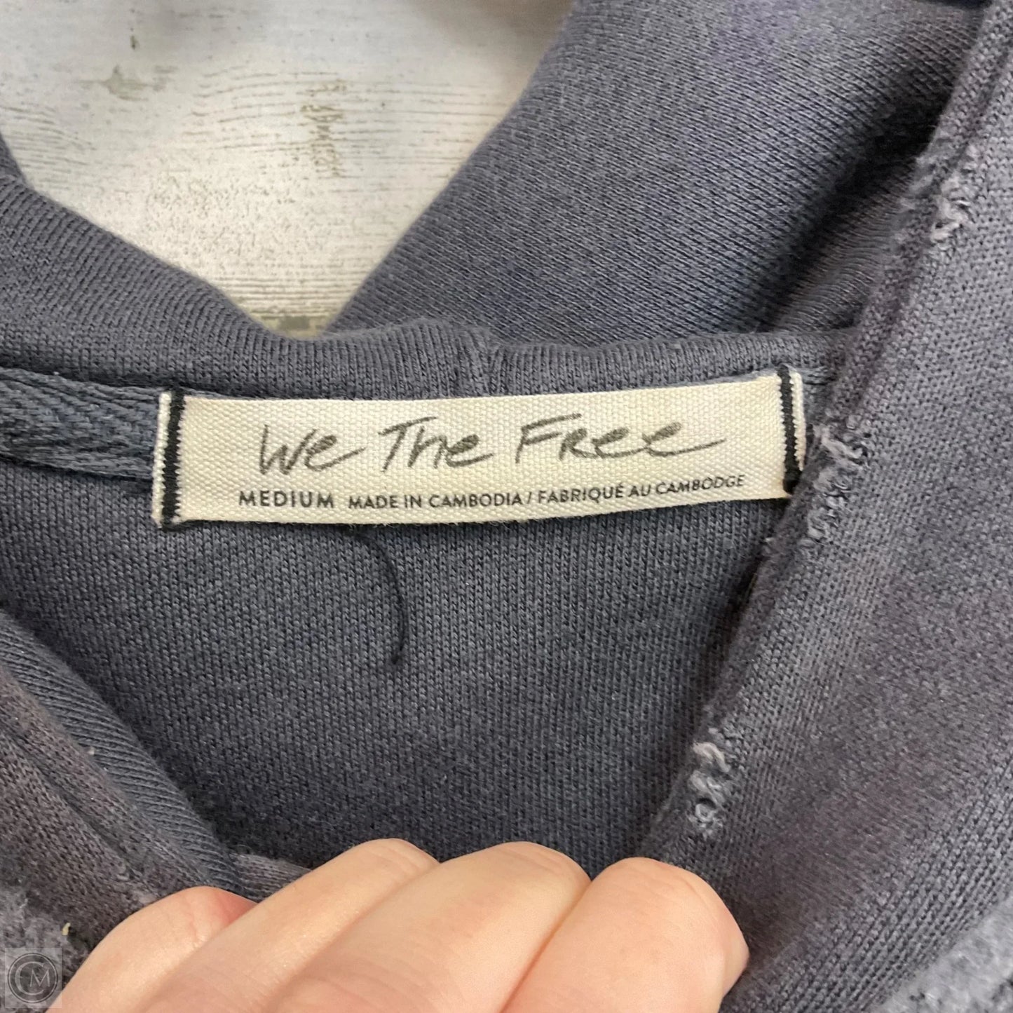Sweatshirt Hoodie By We The Free In Grey, Size: M