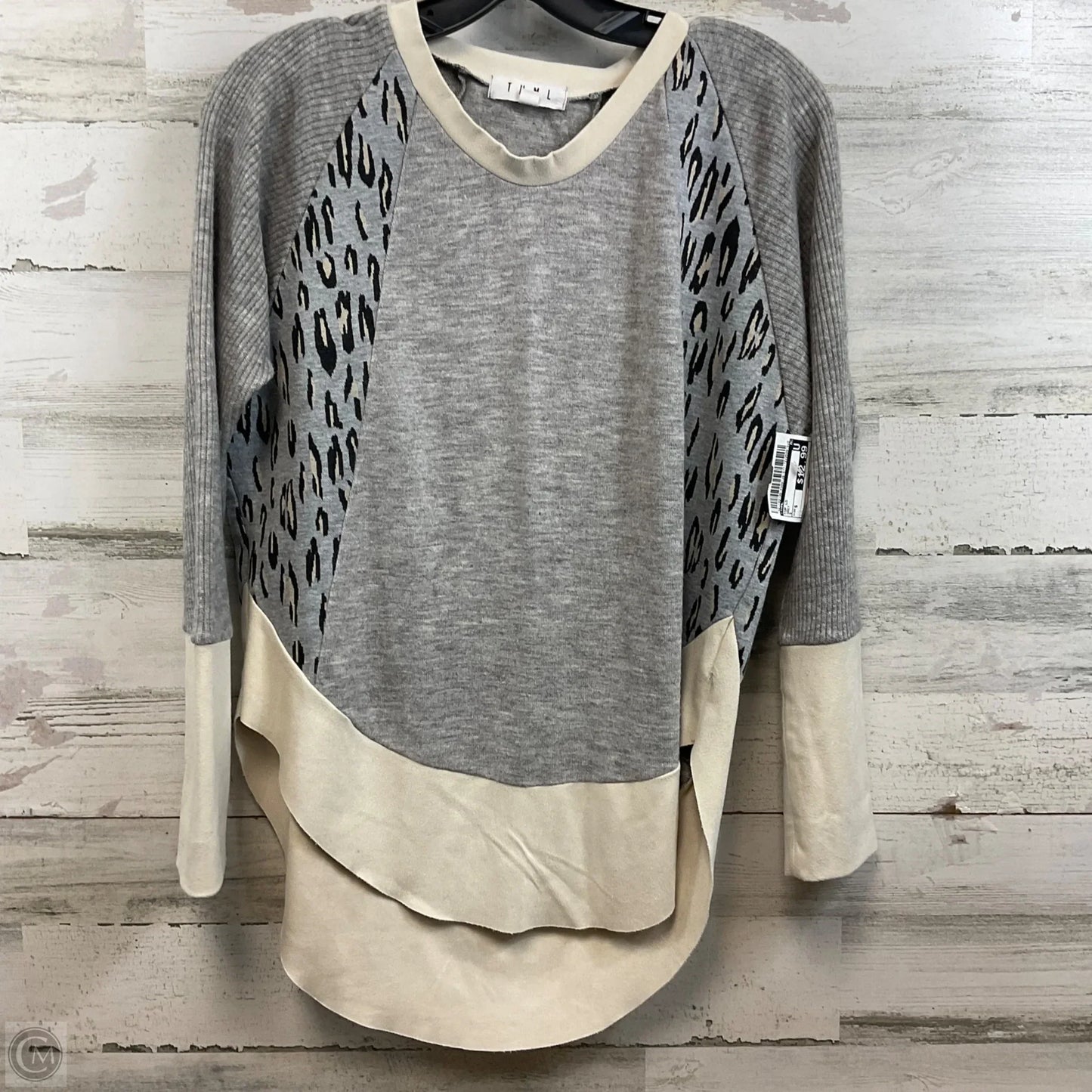 Top Long Sleeve By Thml In Grey, Size: S