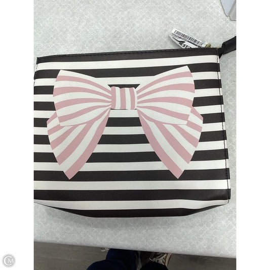 Wristlet By Betsey Johnson, Size: Large