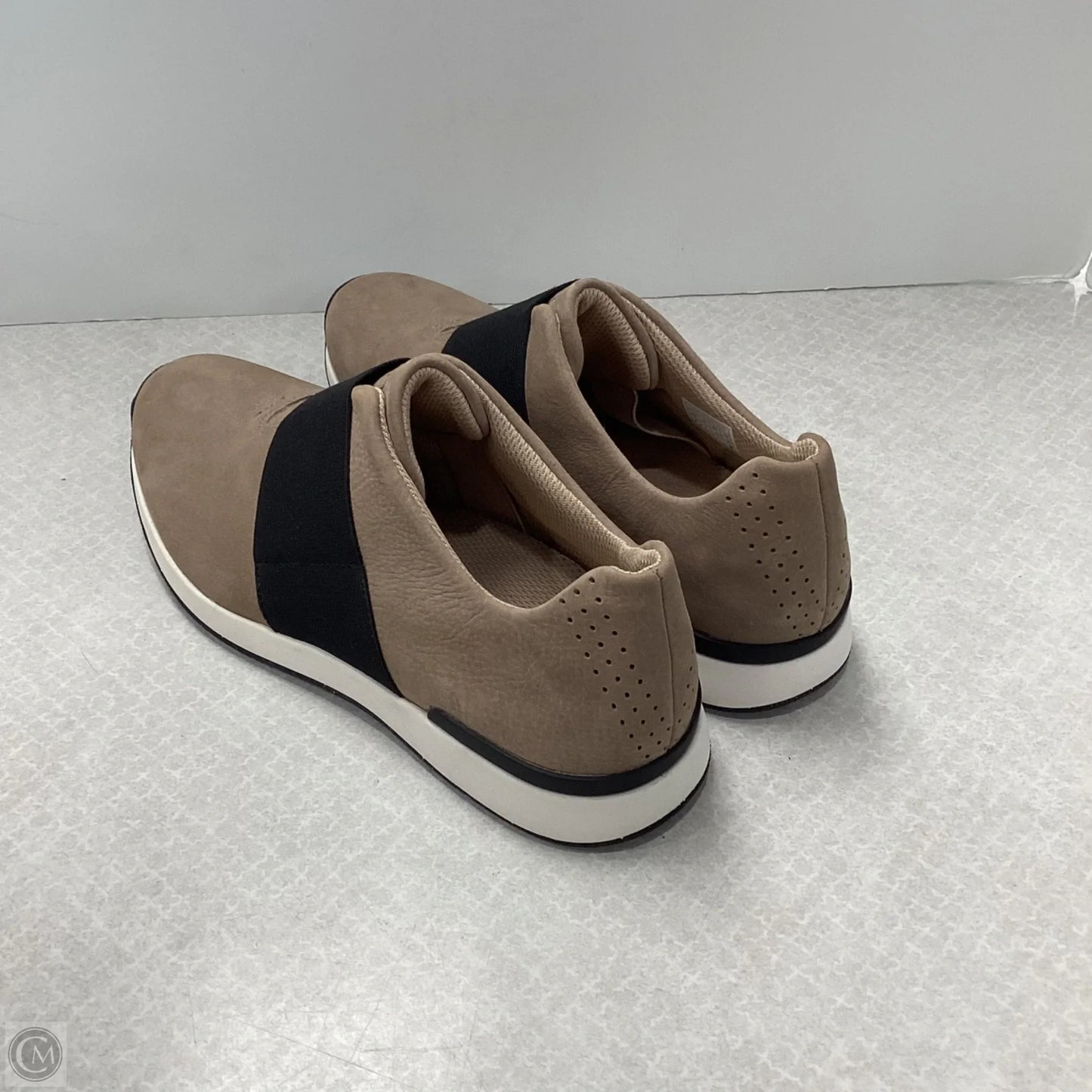 Shoes Sneakers By Vionic In Brown, Size: 9