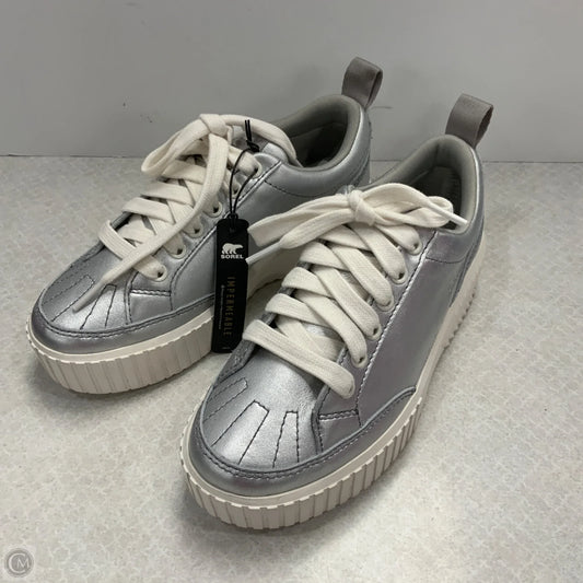 Shoes Sneakers By Sorel In Silver, Size: 6