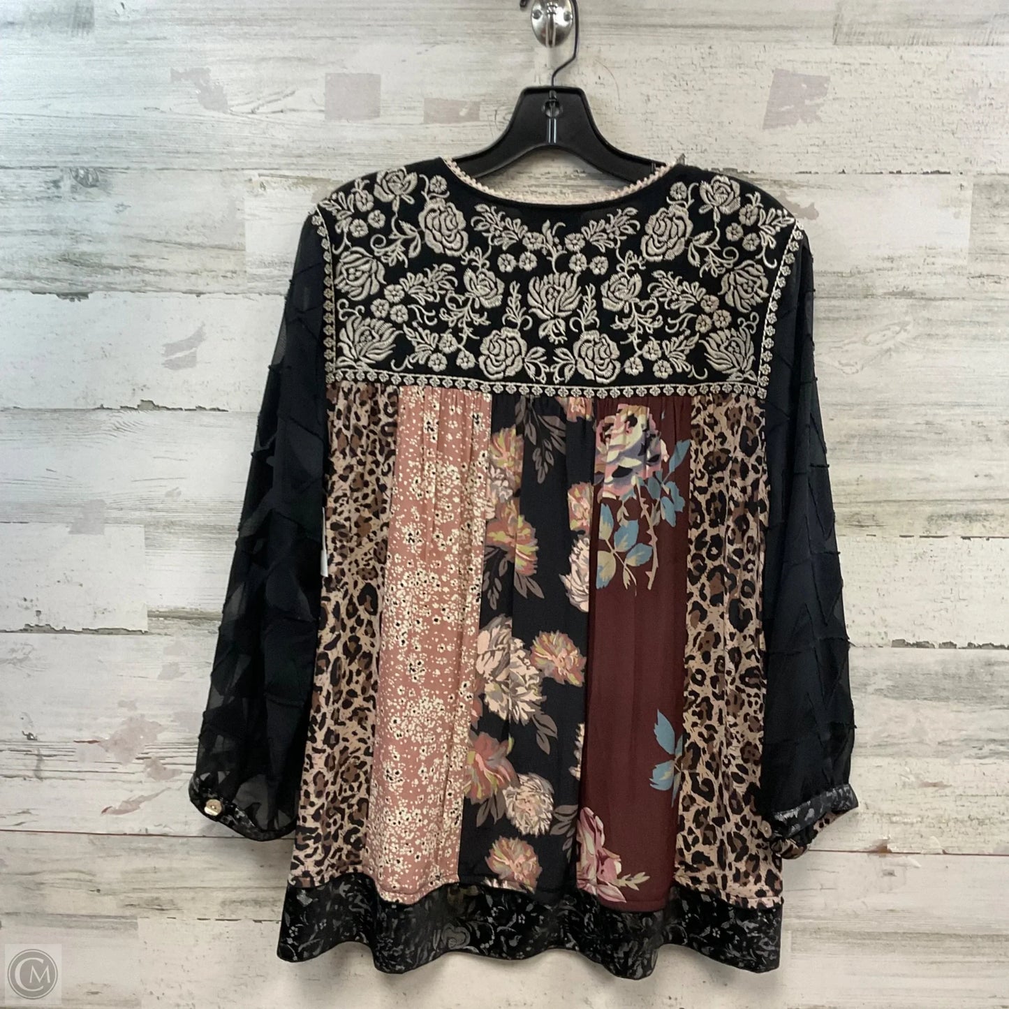 Top Long Sleeve By John Mark In Black, Size: L
