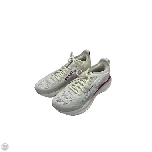 Shoes Athletic By Brooks In White, Size: 9.5