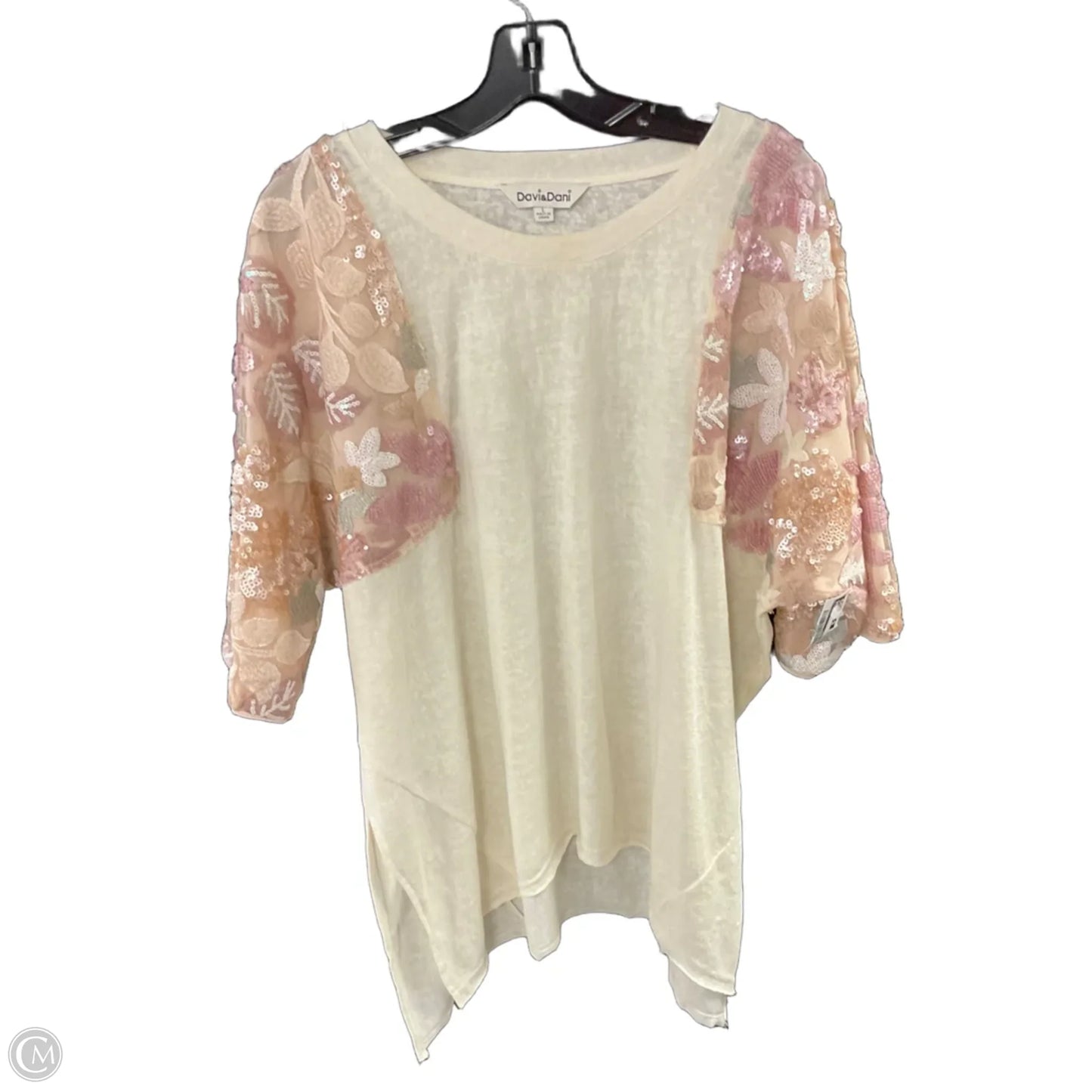 Top Short Sleeve By Davi & Dani In Cream, Size: L