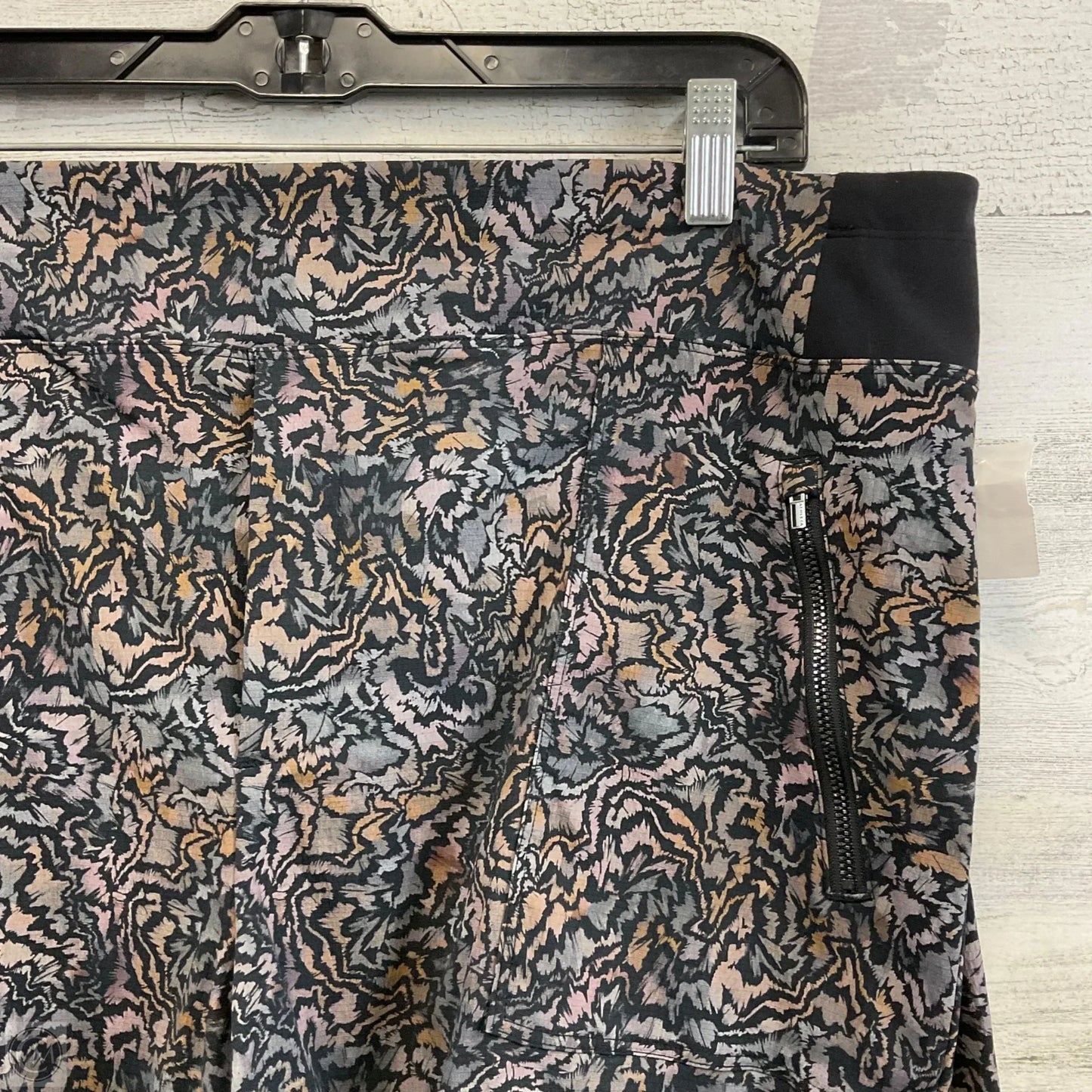 Athletic Shorts By Athleta In Black, Size: Xl