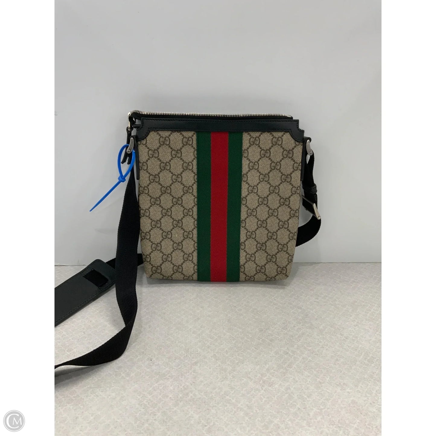 Crossbody Luxury Designer By Gucci, Size: Medium