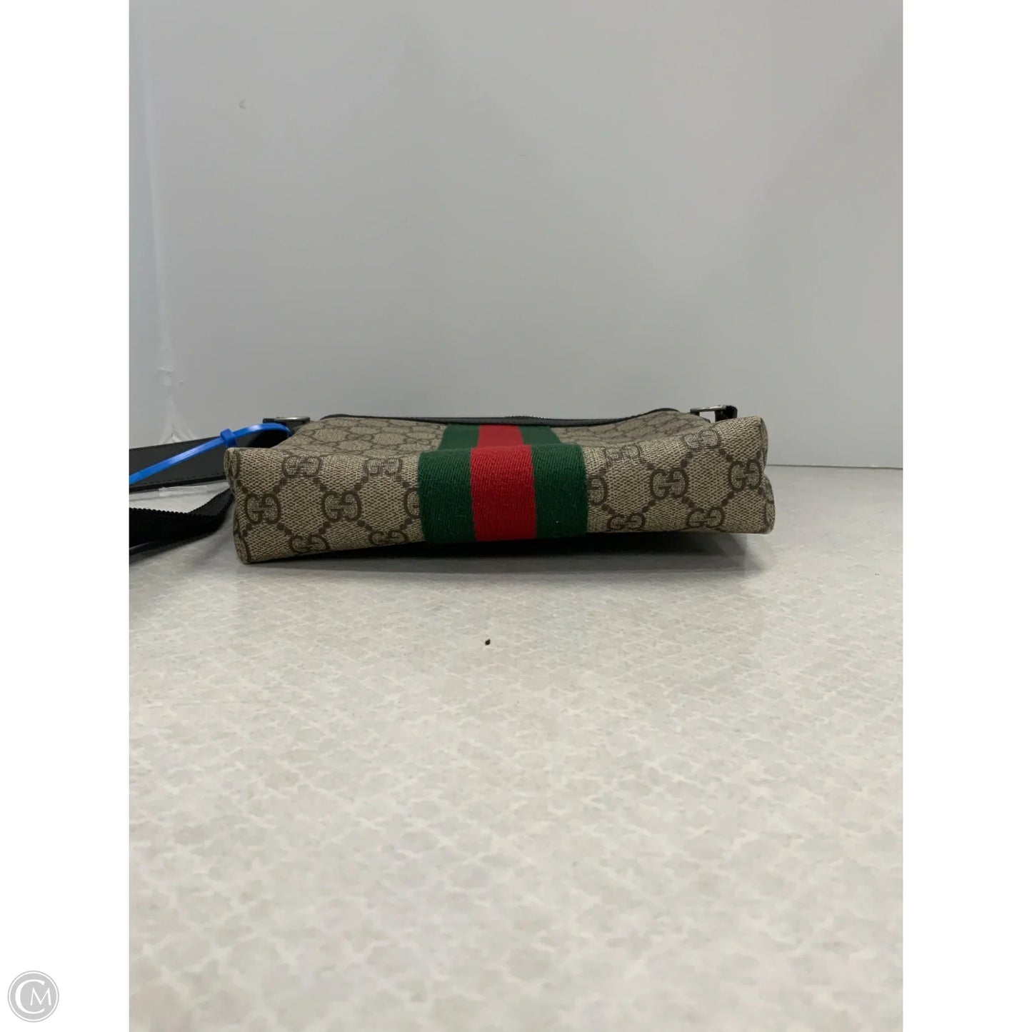 Crossbody Luxury Designer By Gucci, Size: Medium