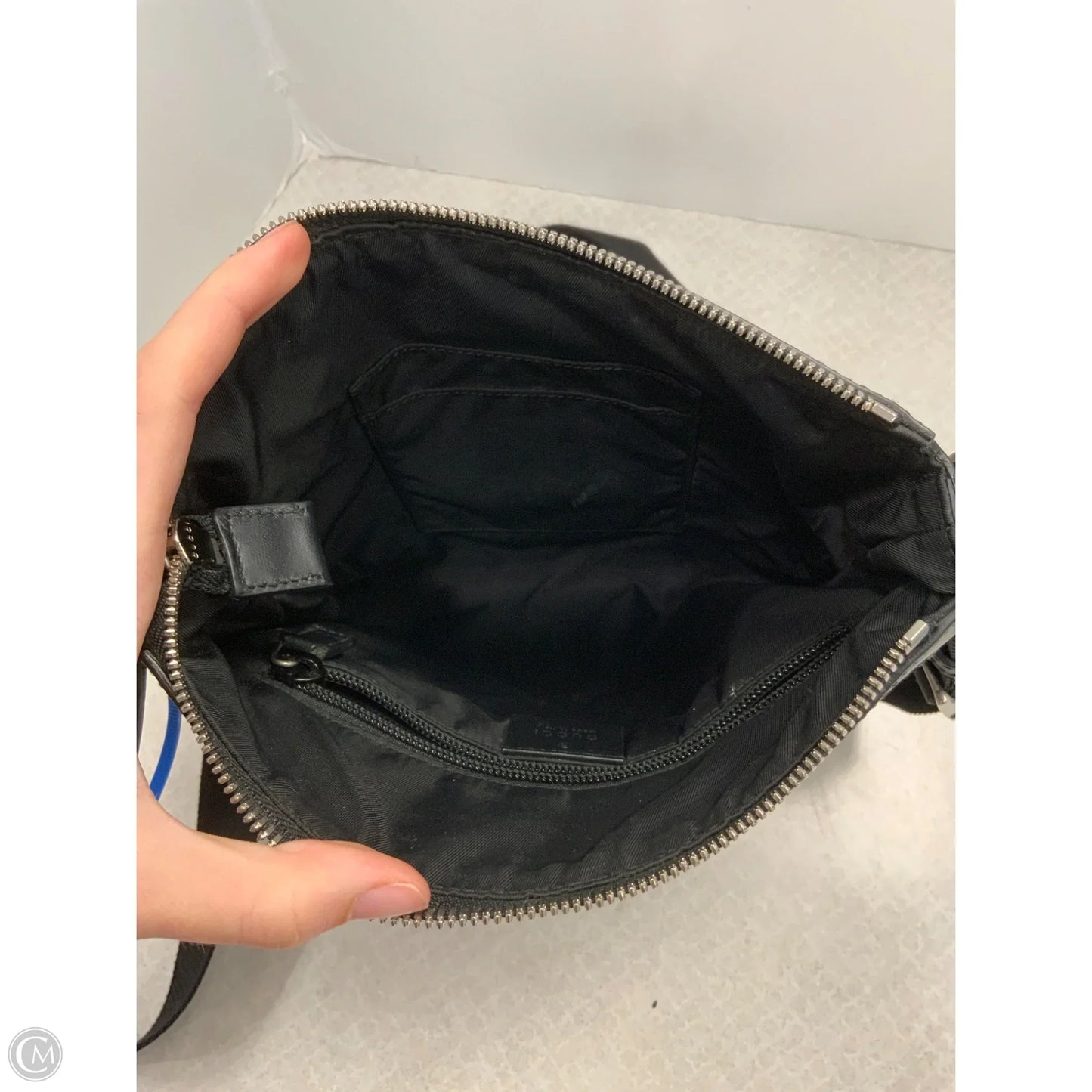 Crossbody Luxury Designer By Gucci, Size: Medium