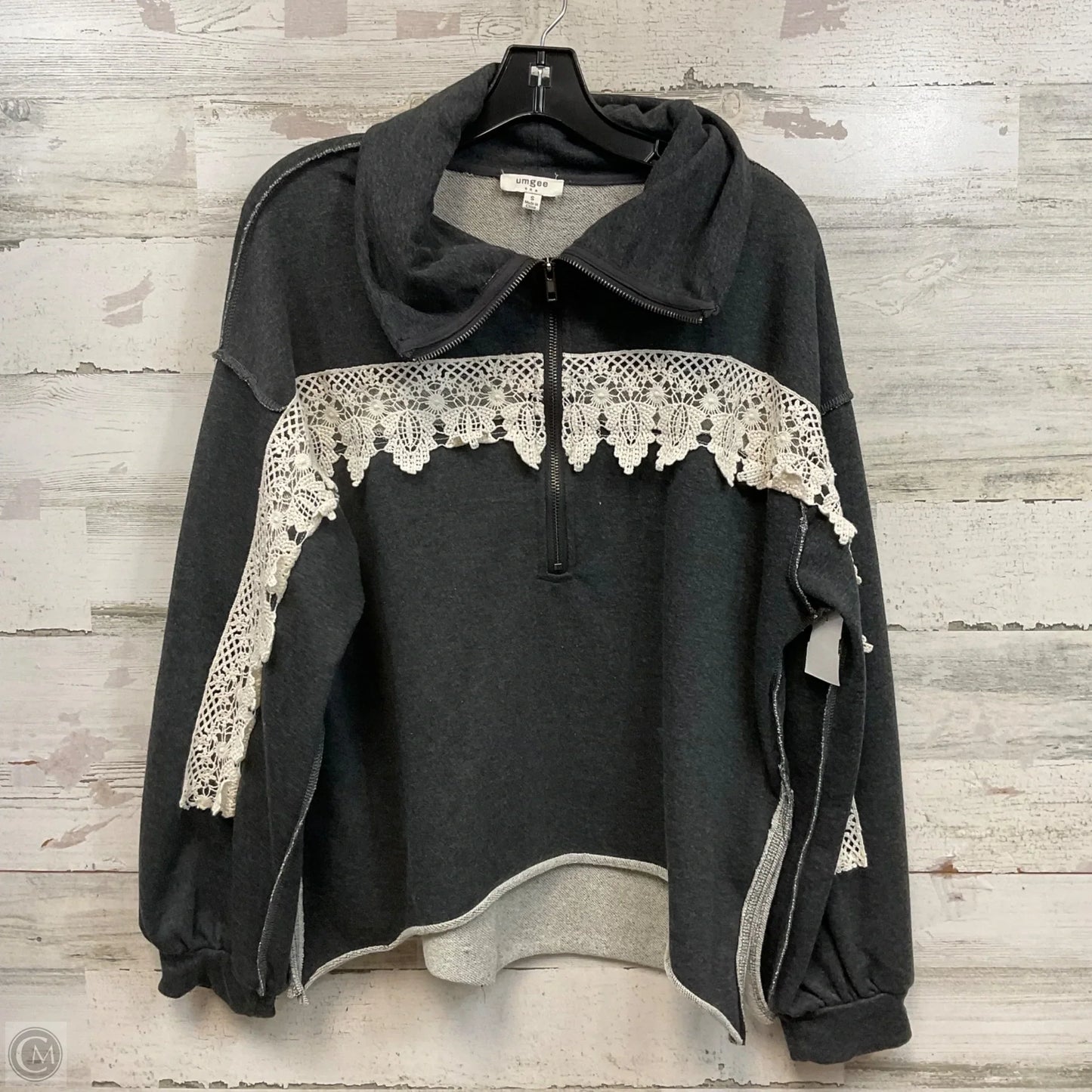 Top Long Sleeve By Umgee In Grey, Size: S