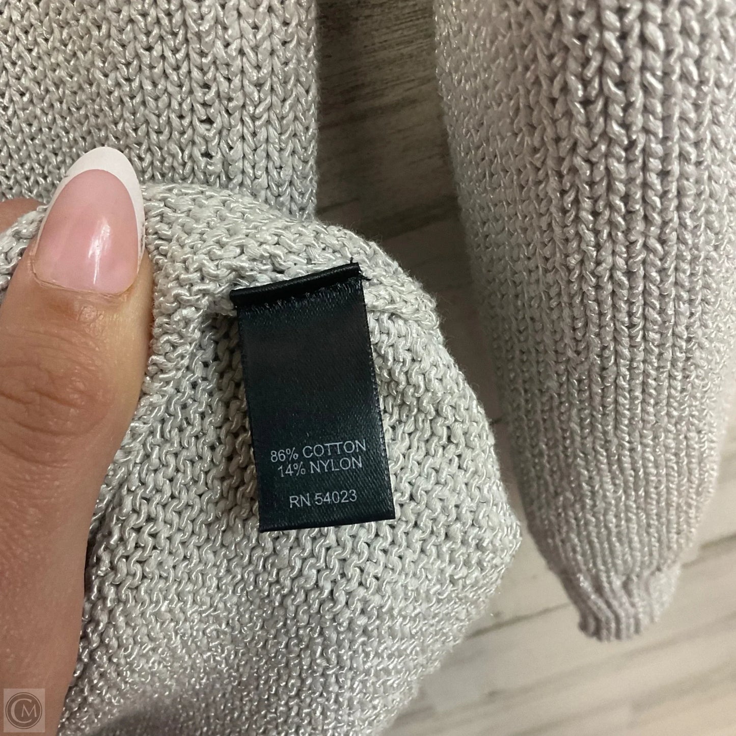 Top Long Sleeve By Banana Republic In Grey, Size: M