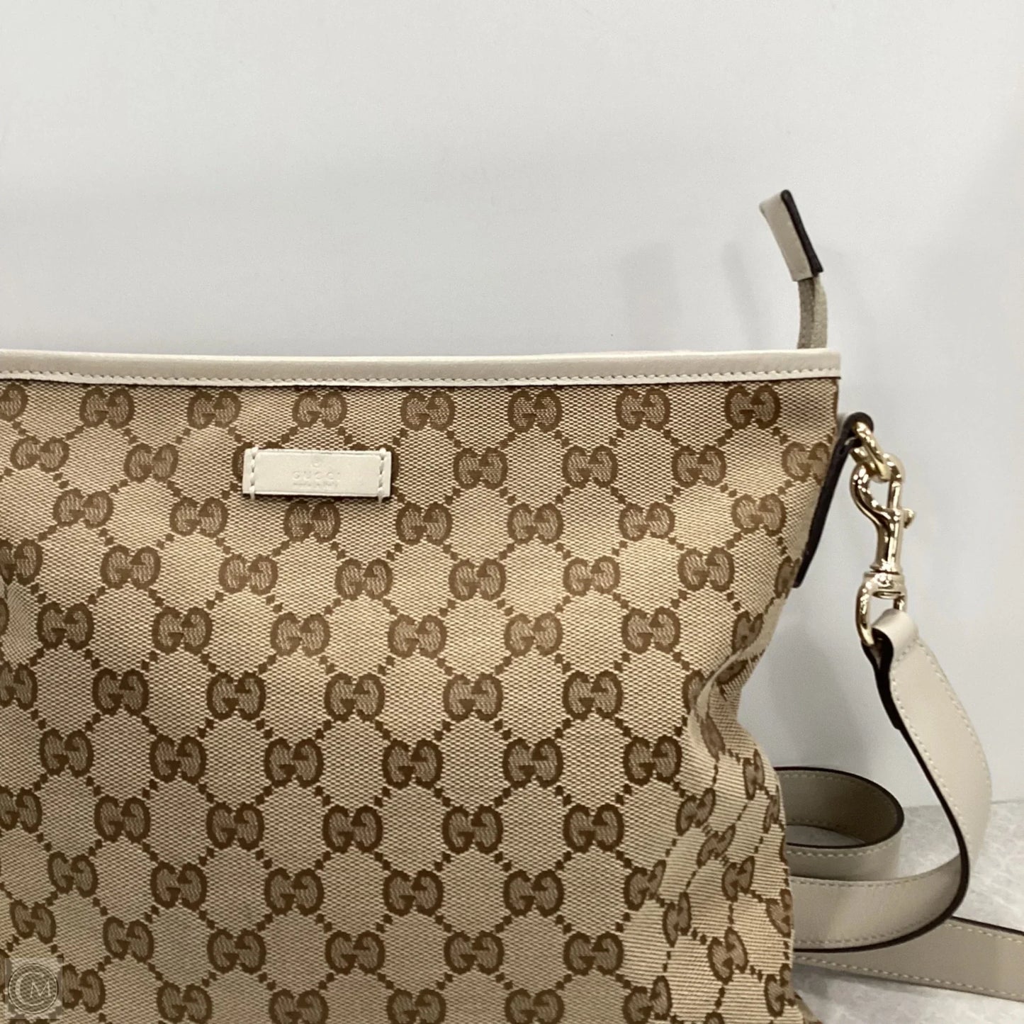 Crossbody Luxury Designer By Gucci, Size: Medium