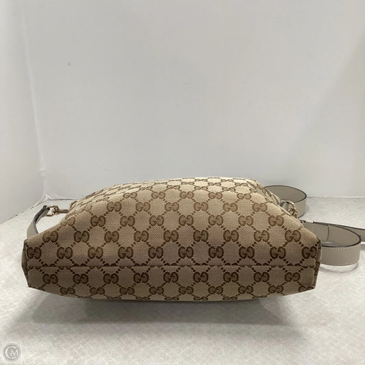 Crossbody Luxury Designer By Gucci, Size: Medium