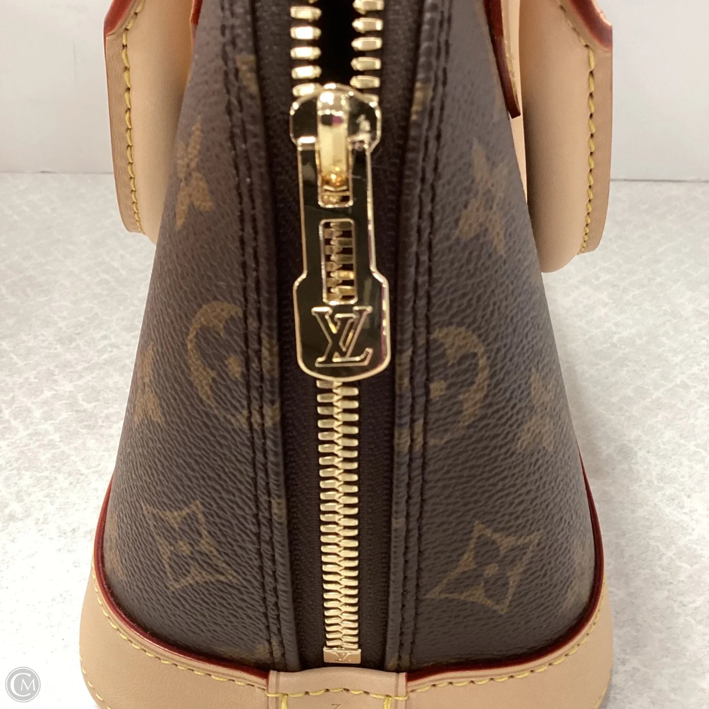 Handbag Luxury Designer By Louis Vuitton, Size: Small