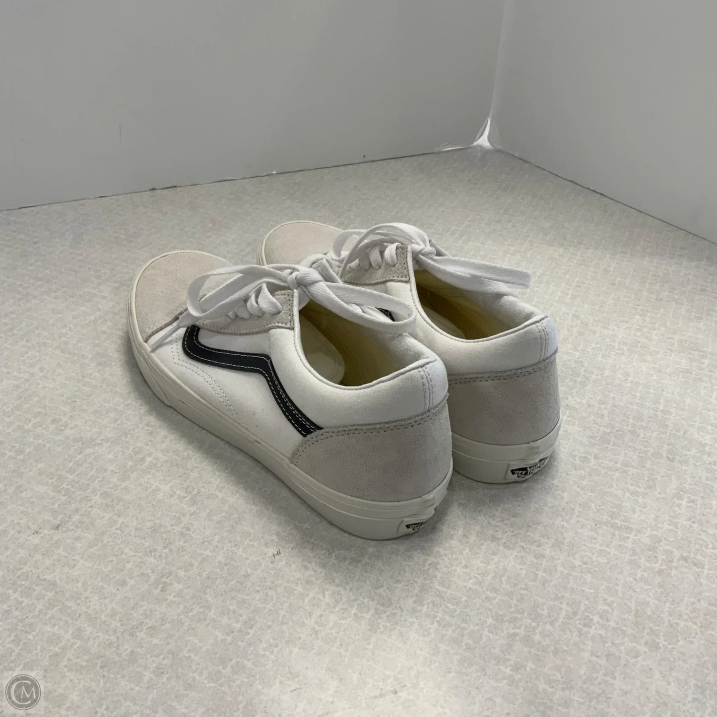 Shoes Sneakers By Vans In White, Size: 7