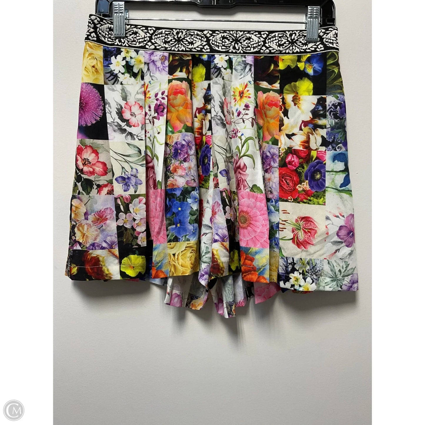 Skirt Mini & Short By Clothes Mentor In Floral Print, Size: 4