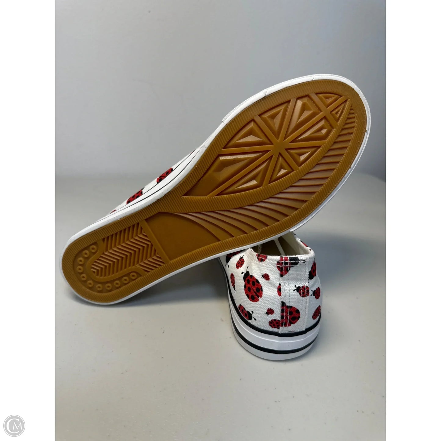 Shoes Sneakers By Clothes Mentor In Red & White