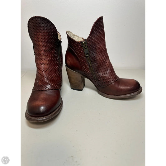 Boots Ankle Flats By Freebird In Brown, Size: 10