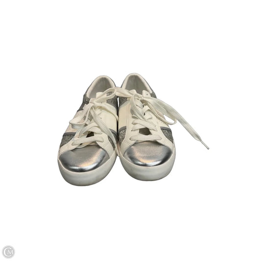 Shoes Sneakers By Sam And Libby In Silver, Size: 10