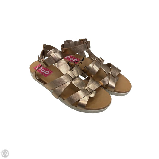 Sandals Flats By Clothes Mentor In Rose Gold, Size: 8