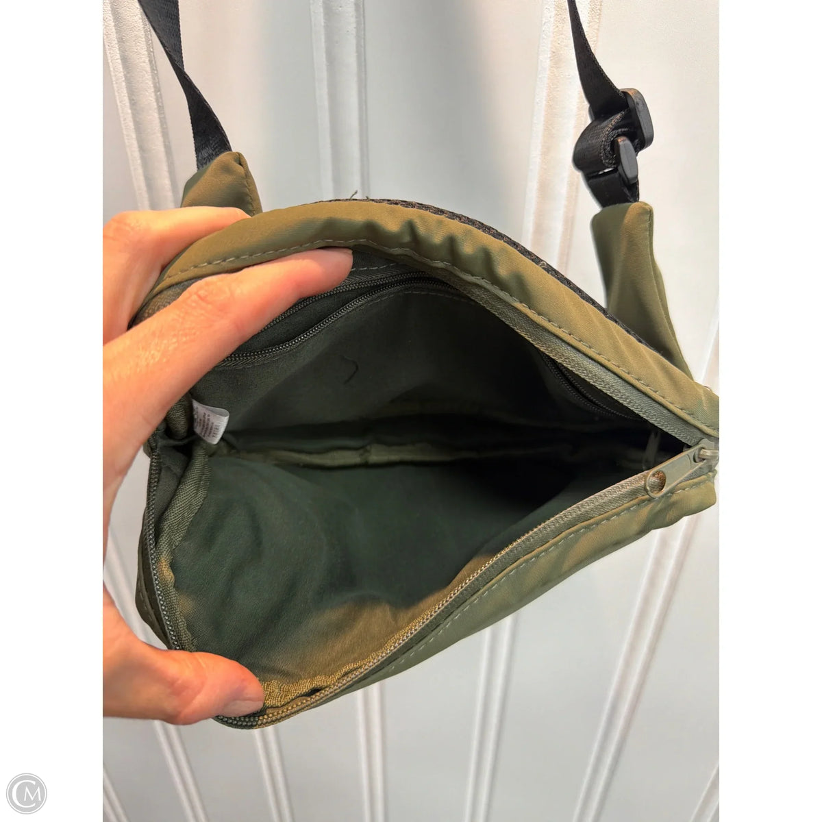 Belt Bag By Clothes Mentor, Size: Medium