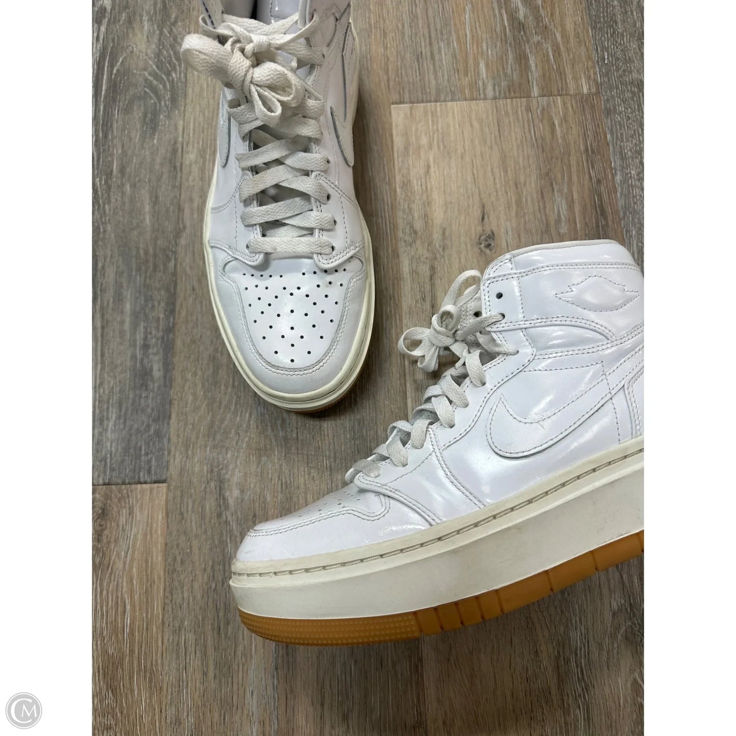 Shoes Sneakers By Nike In White, Size: 9