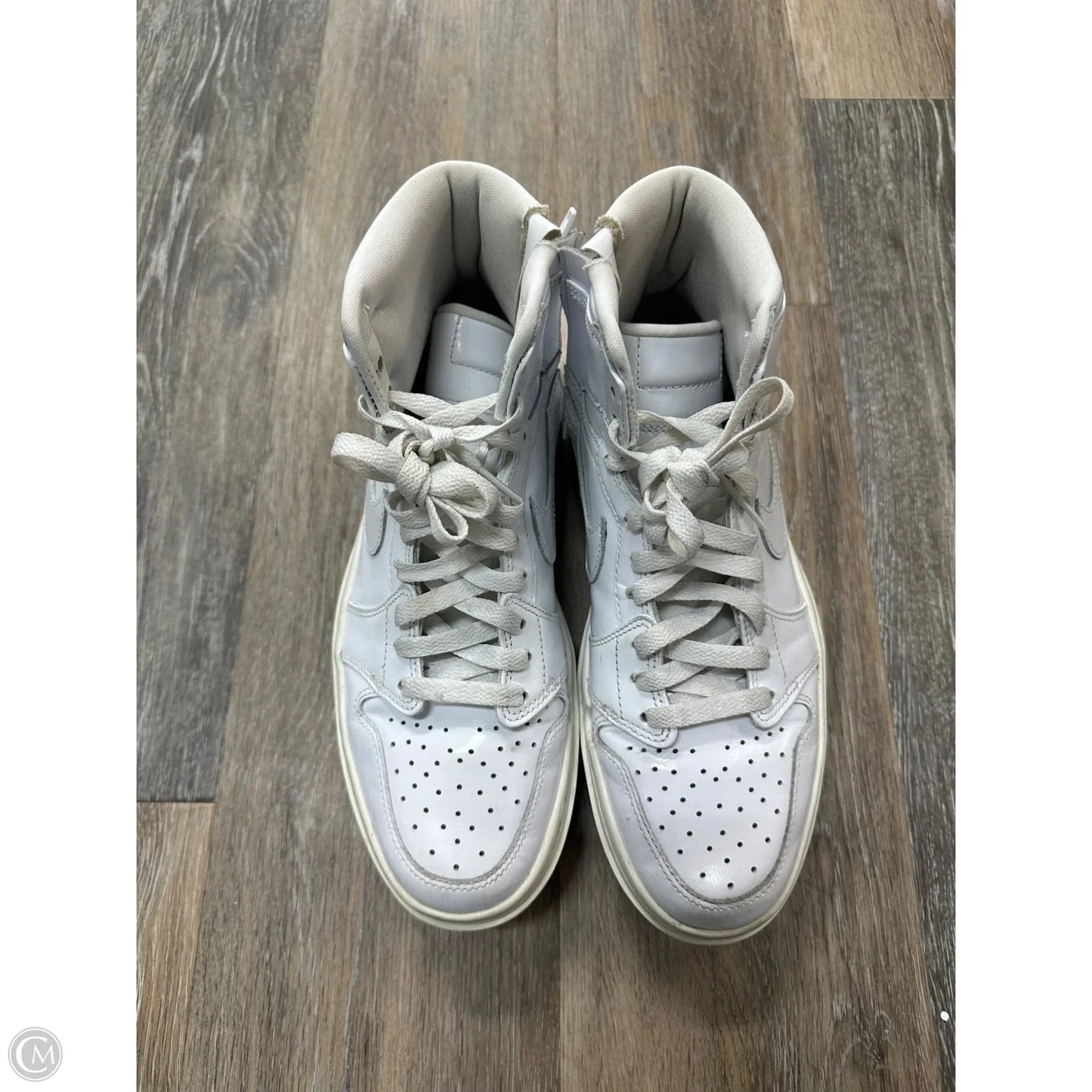 Shoes Sneakers By Nike In White, Size: 9