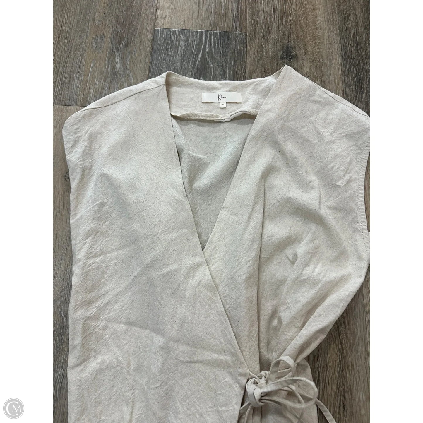 Top Sleeveless By Klesis In Cream, Size: S