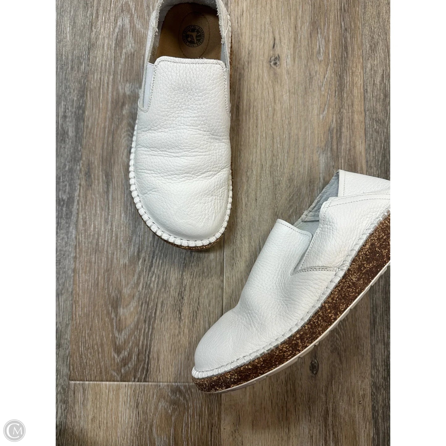 Shoes Flats By Birkenstock In White, Size: 7.5