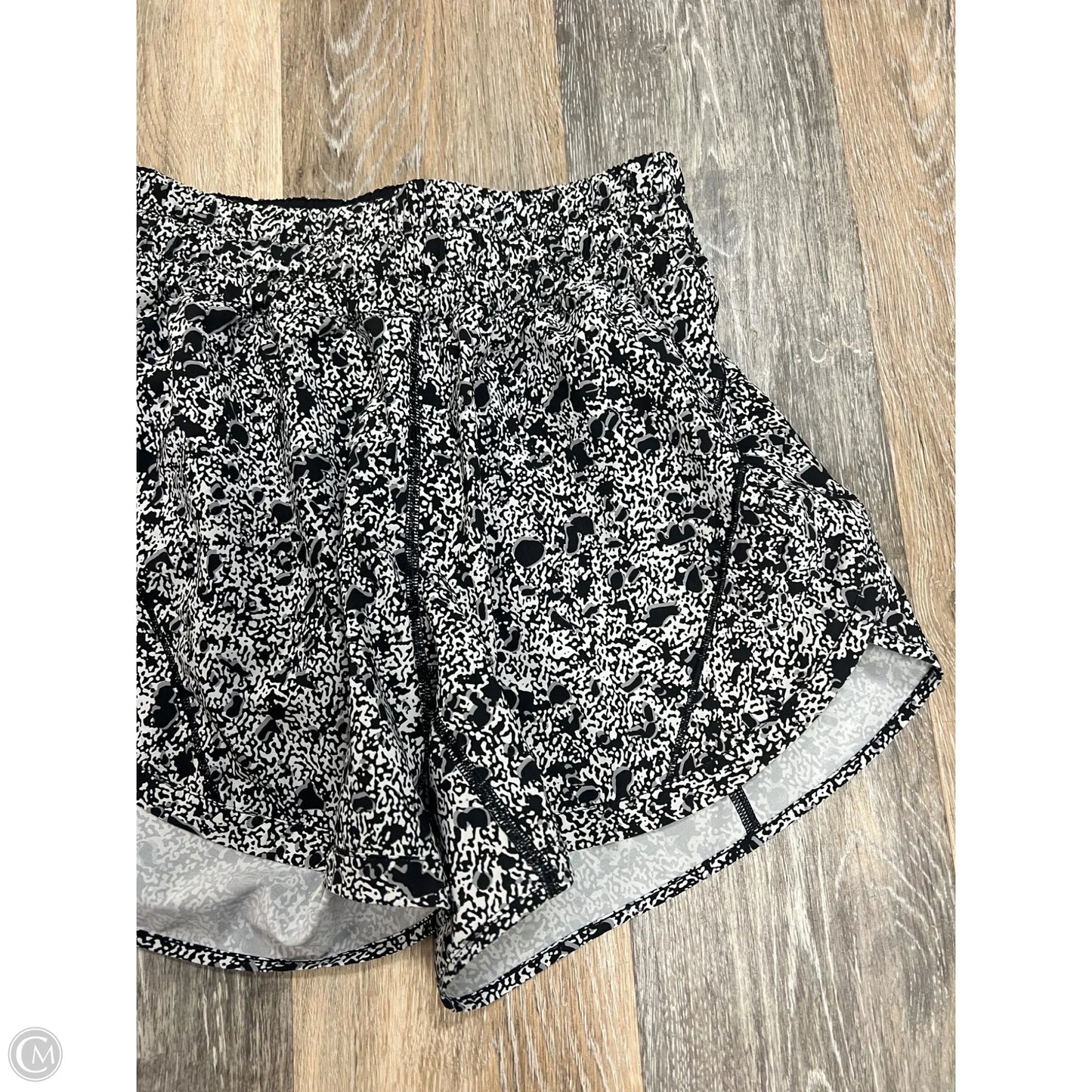 Athletic Shorts By Lululemon In Black & White, Size: 6