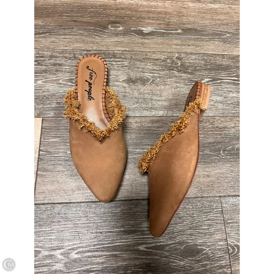 Shoes Flats By Free People In Tan, Size: 9