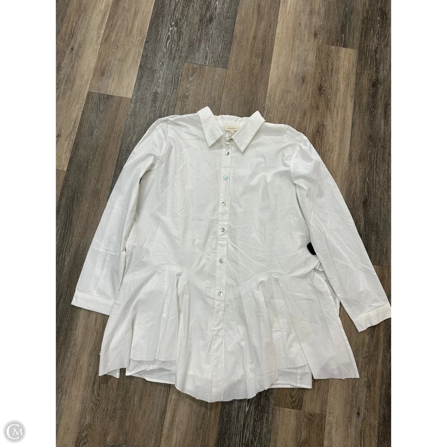Dress Casual Short By Promesa In White, Size: L