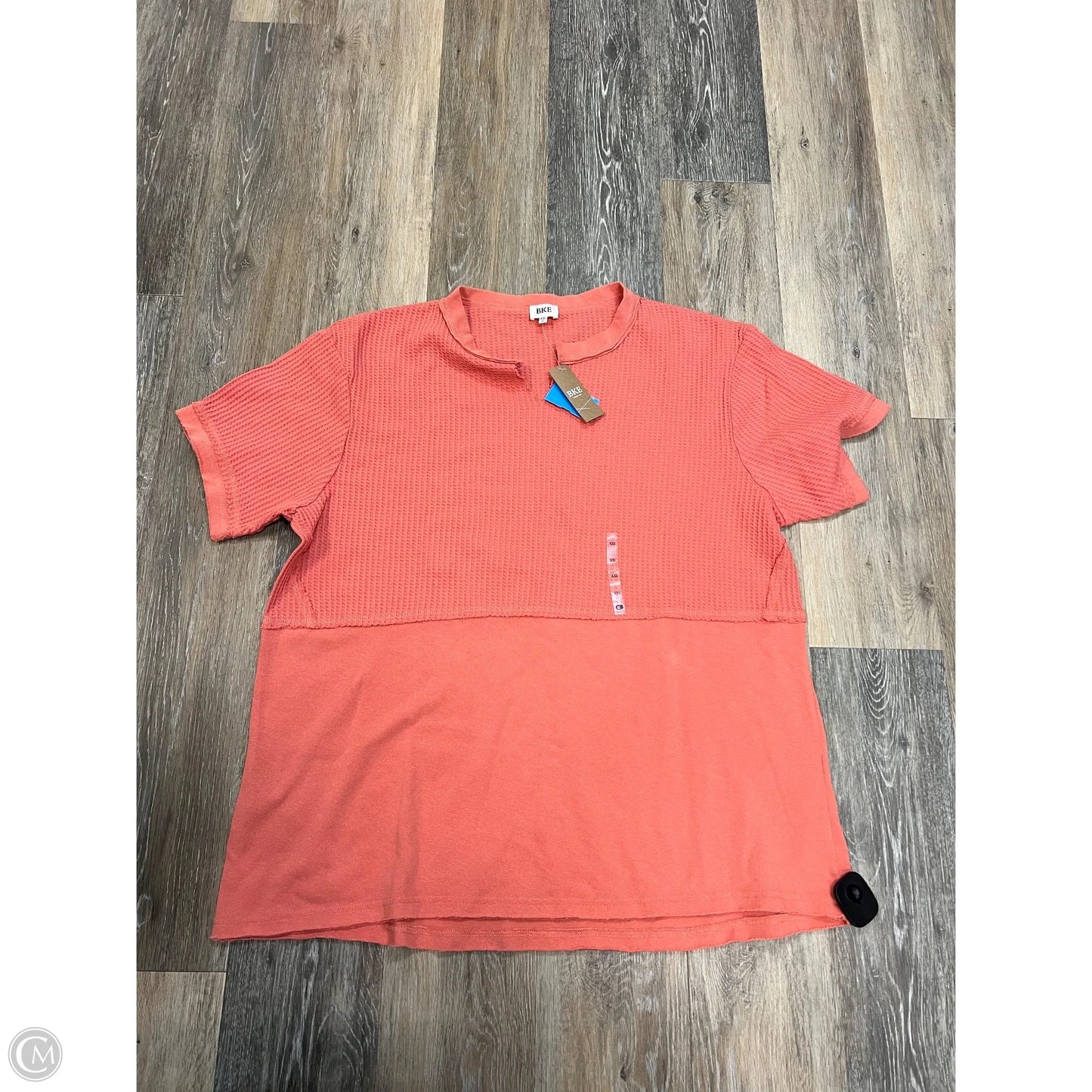 Top Short Sleeve By Bke In Coral, Size: Xxl