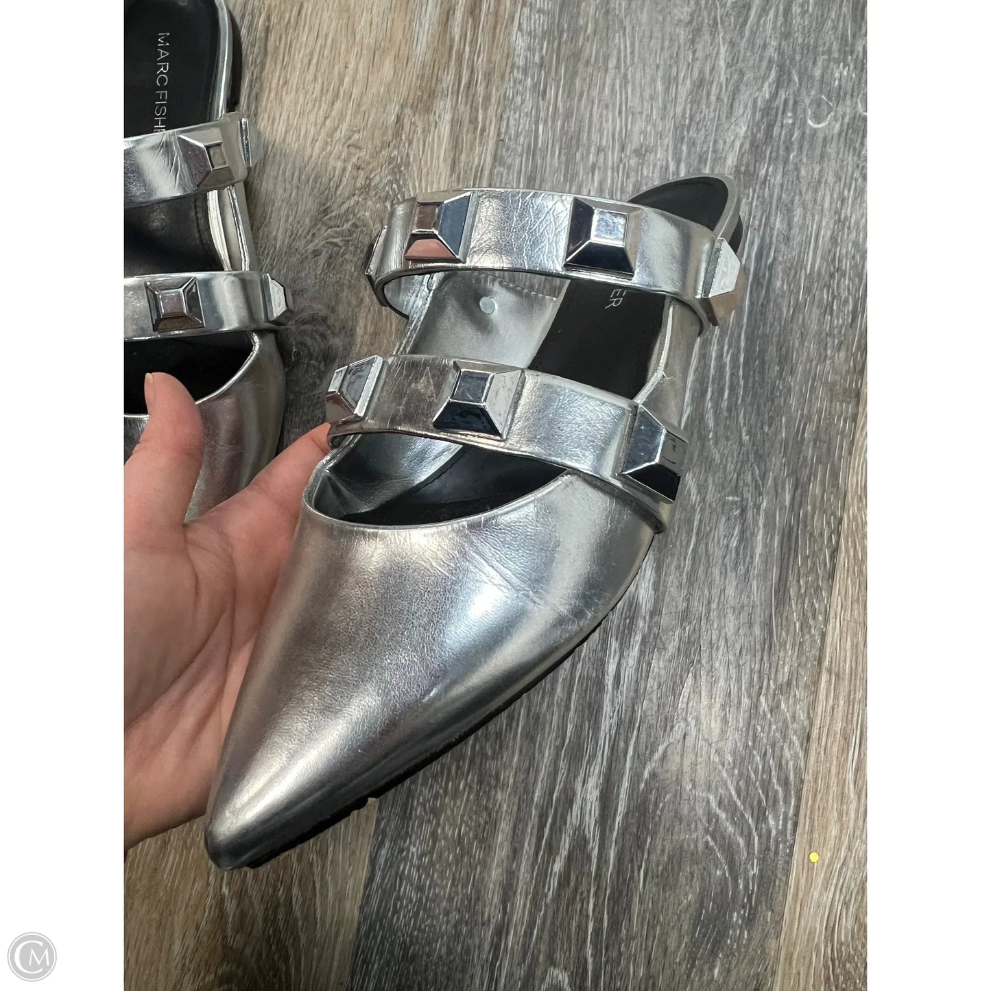Shoes Flats By Marc Fisher In Silver, Size: 7