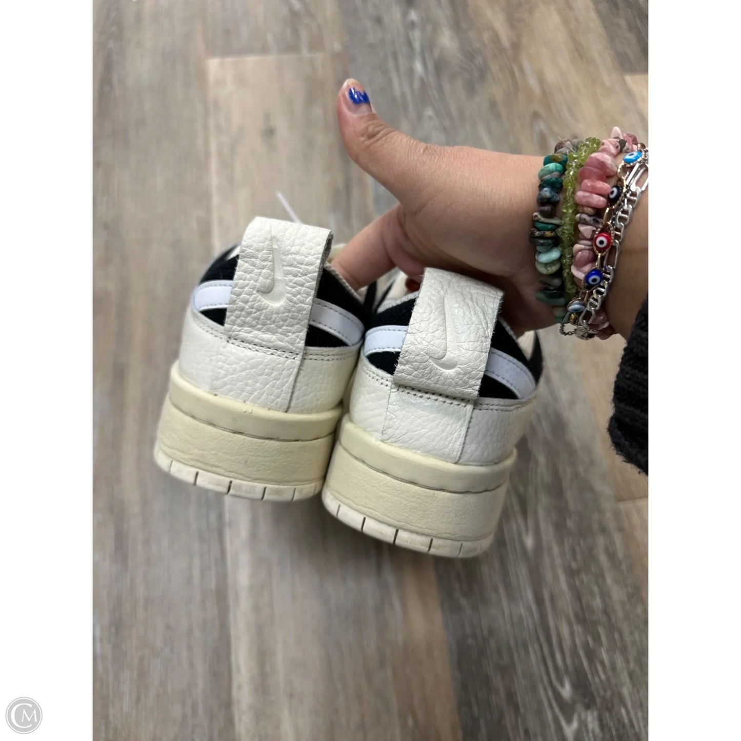 Shoes Sneakers By Nike In Black & Cream, Size: 7